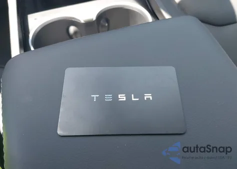 2024 Tesla Model 3 Long Range Dual Motor All-Wheel Drive/Rear-Wheel Drive z USA, uszkodzony, nr VIN 5YJ3E1EA3RF784002